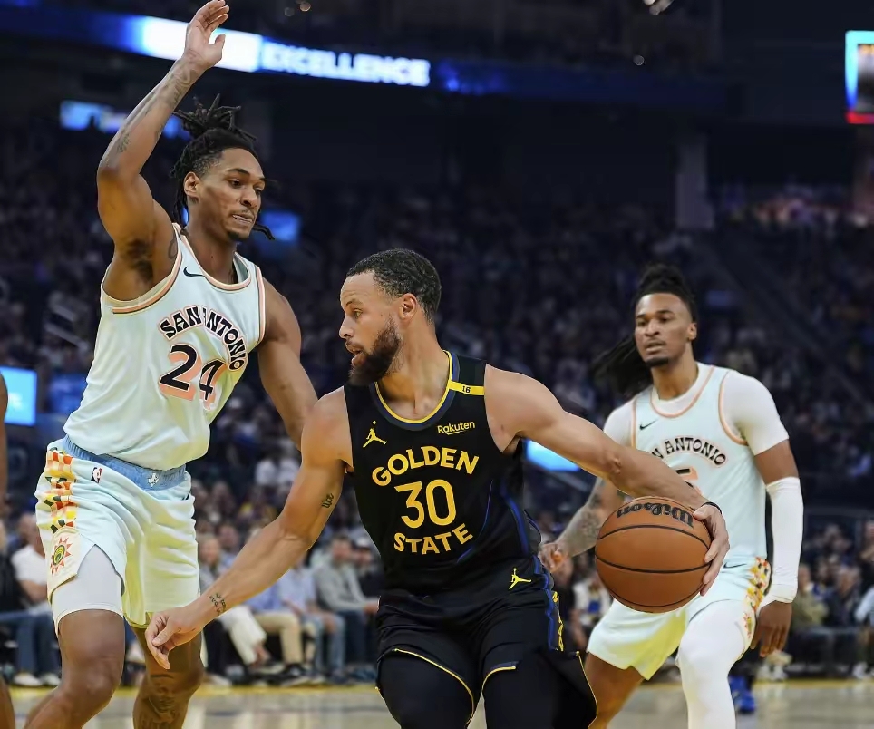 热火B队逆转篮网B队，巴恩斯惊艳世界