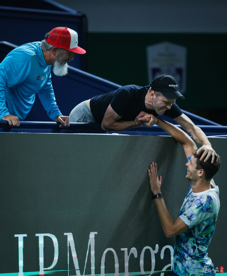 西班牙网球队血洗意大利网球队,费德勒统治全场 西班牙网球队血洗意大利网球队,费德勒统治全场