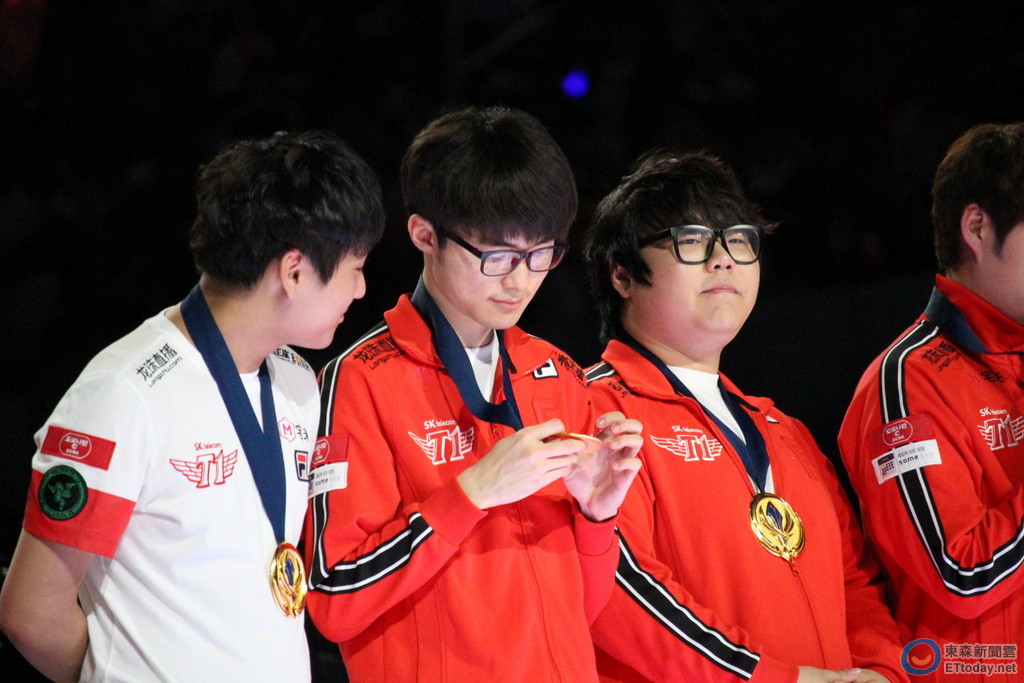 FPX鏖战CLG,Faker关键制胜 FPX鏖战CLG,Faker关键制胜