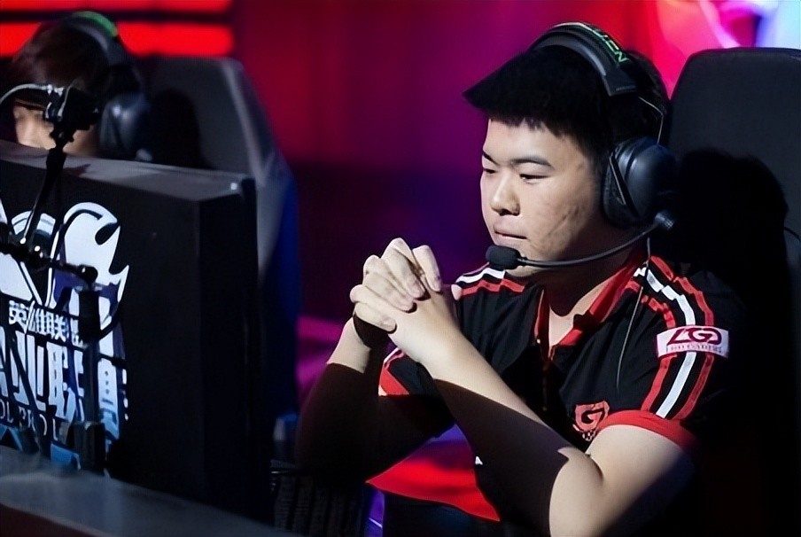 包含全球热议！绝地求生场外八卦引关注的词条