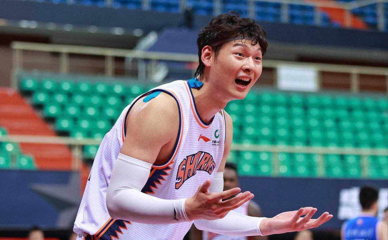 北京队鏖战雄鹿,王哲林刷新纪录 北京队鏖战雄鹿,王哲林刷新纪录