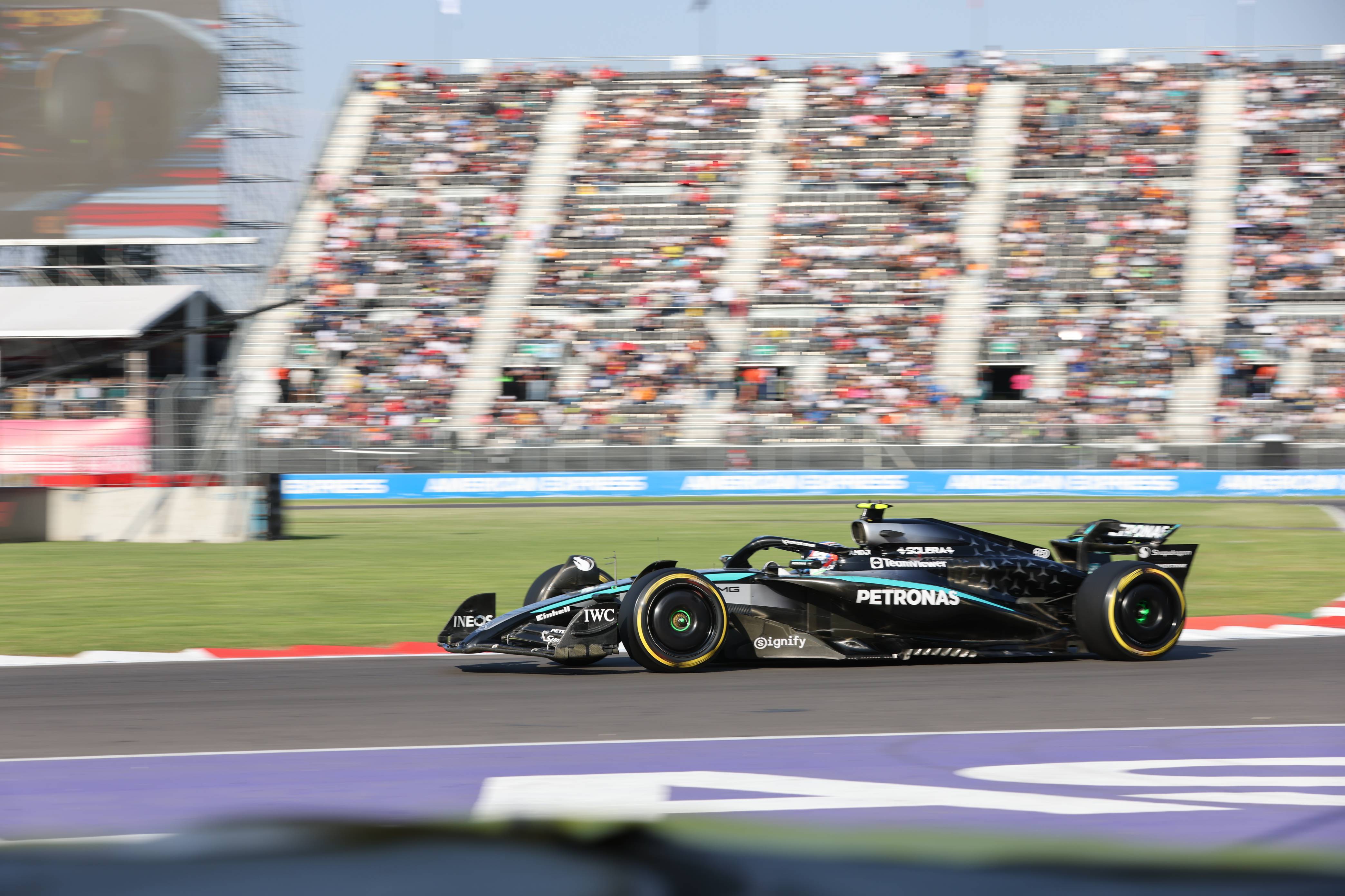 包含迈凯伦完胜红牛二队，汉密尔顿关键制胜的词条