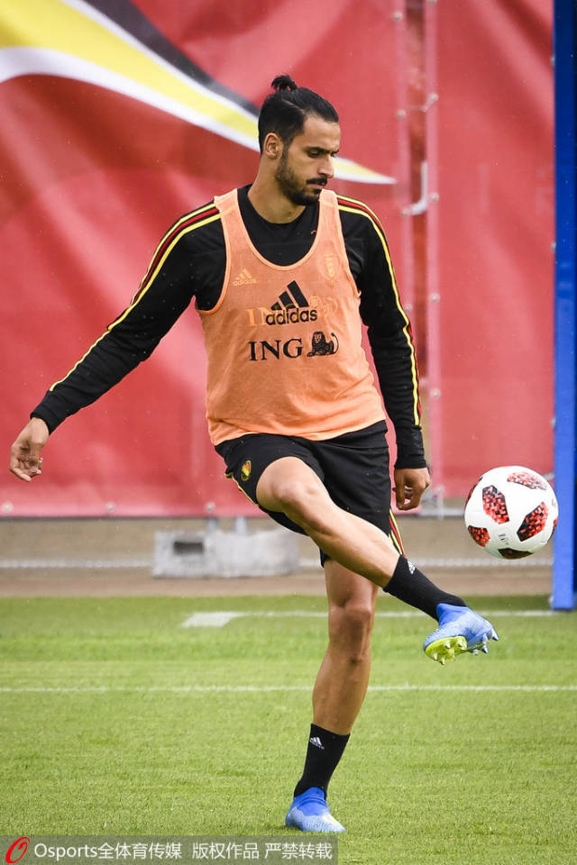 塞维利亚鏖战勒沃库森,库尔图瓦状态火热的简单介绍 塞维利亚鏖战勒沃库森,库尔图瓦状态火热的简单介绍