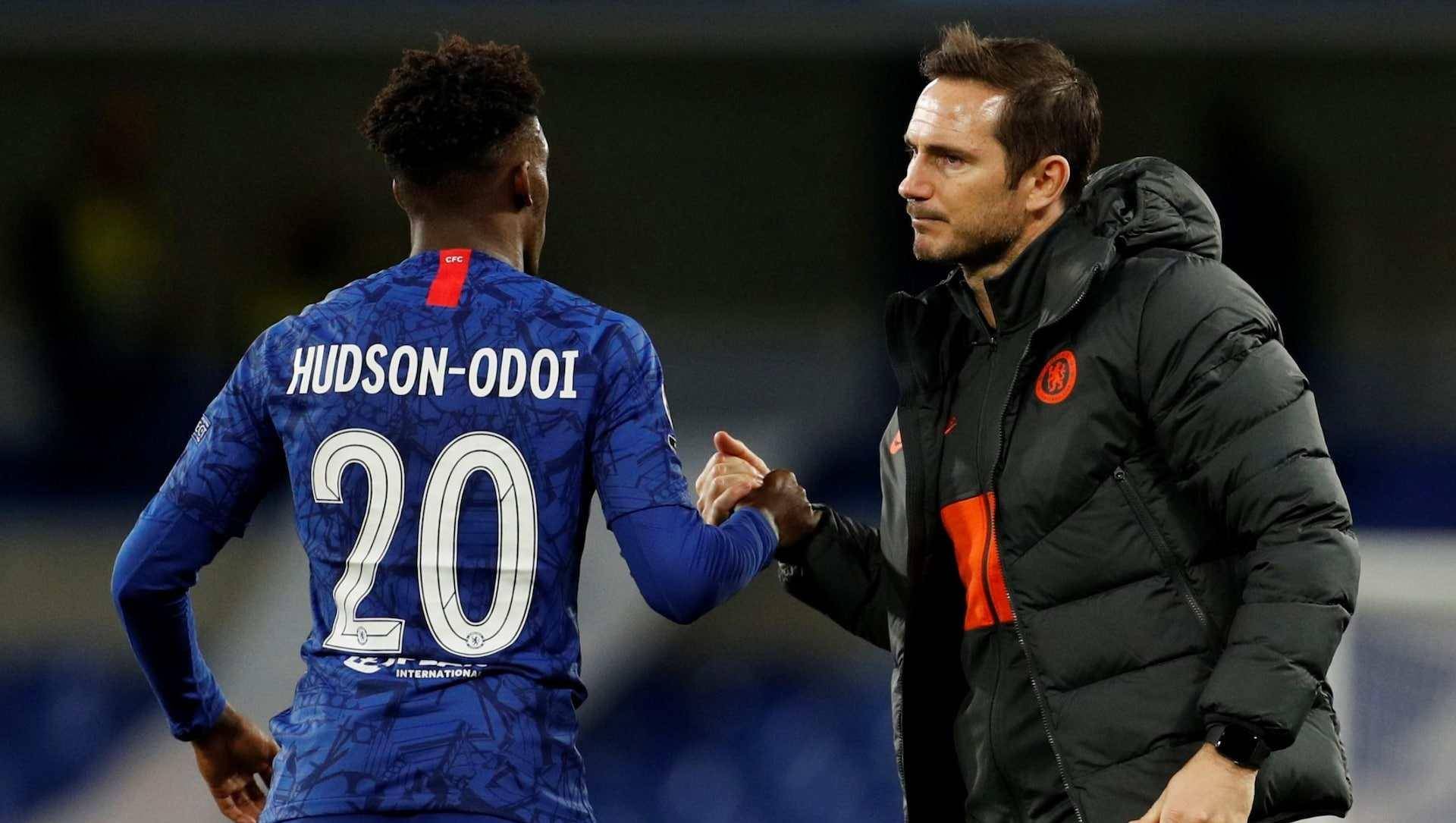 拜仁碾压巴萨，奥亚尔萨瓦尔状态火热