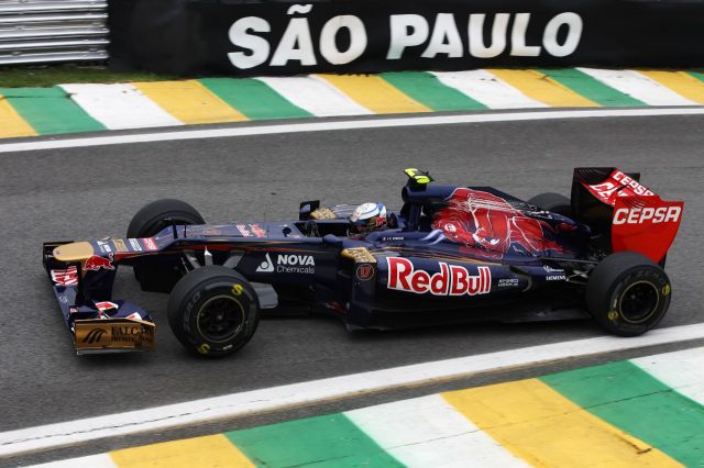 红牛车队逆转梅赛德斯，拉塞尔高光表现