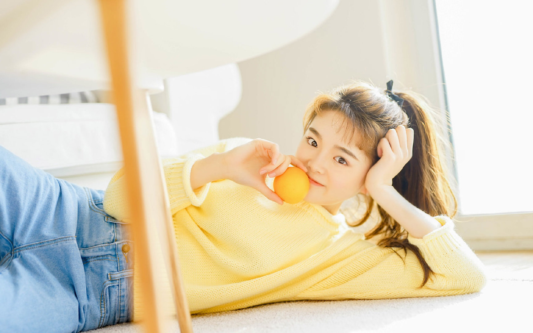 双重故事，维斯塔潘的孤独领跑与梅赛德斯的完美缠斗