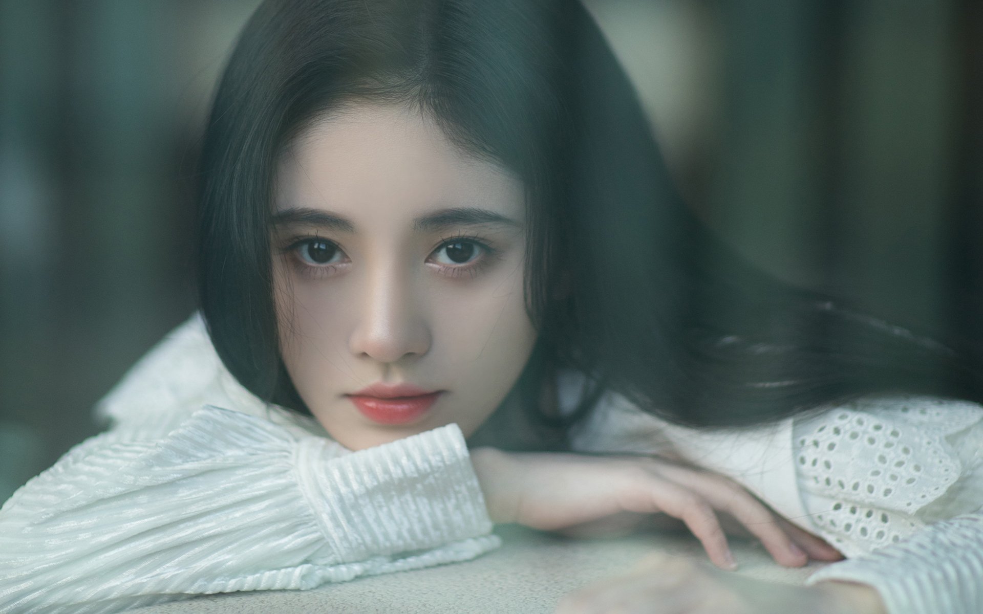 烽火连天处，亦有孤光照征途