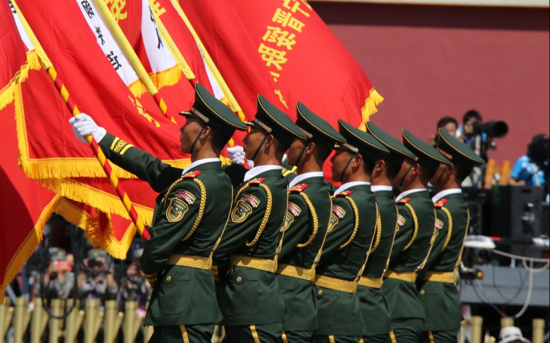 当德意志铁骑遭遇乌拉圭铁壁,为何是卡塞米罗成为了那个破壁人?